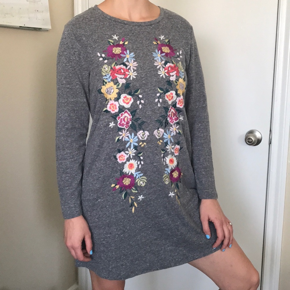 Grey flower-embroidered dress